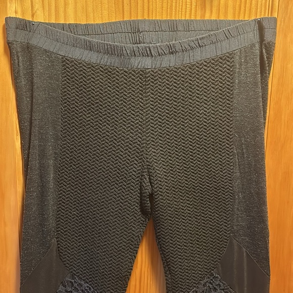 ANGELS NEVER DIE - Textured/ Layered/ Patch Work/ Grey/Black Leggings - XL - Picture 2 of 9
